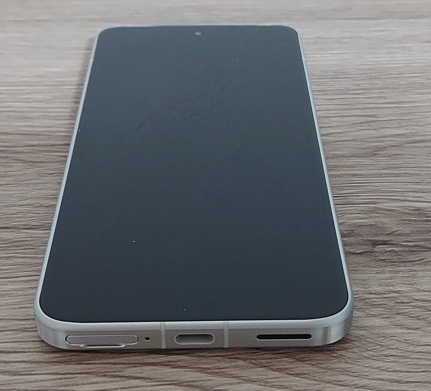 本体の下からの画像